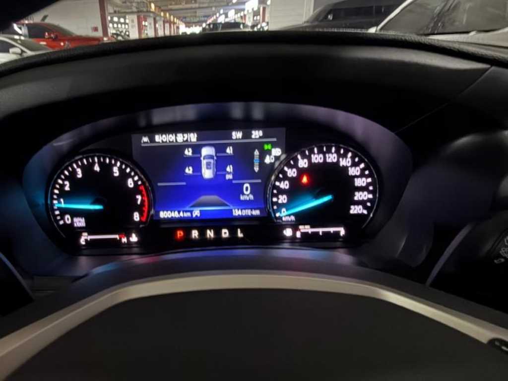 Ford Explorer - Vista 11