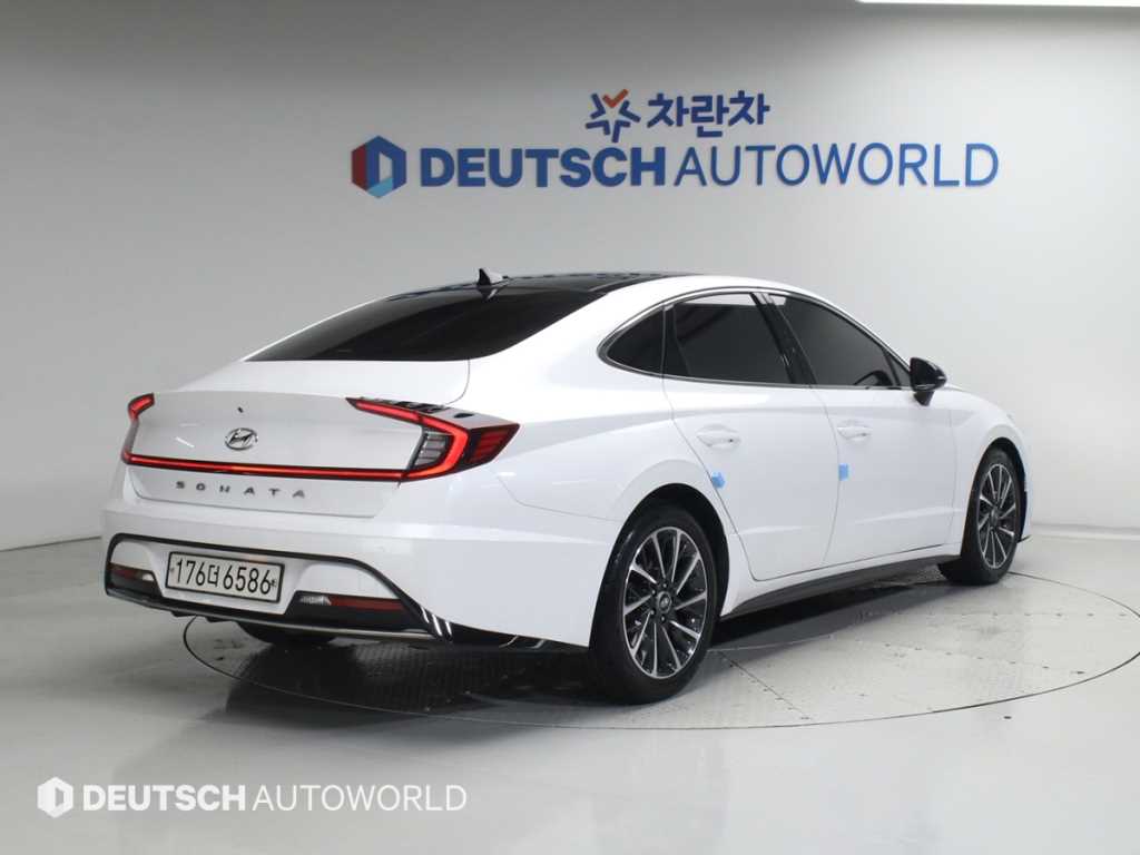 HYUNDAI Sonata - Vista 2