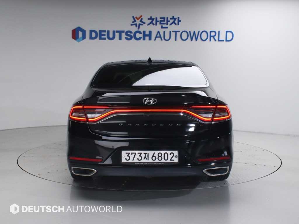 HYUNDAI Grandeur - Vista 6