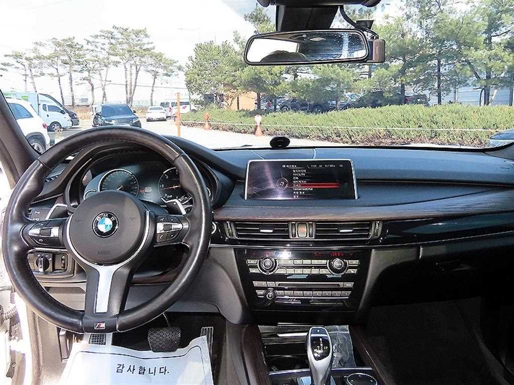 BMW X5 - Vista 9