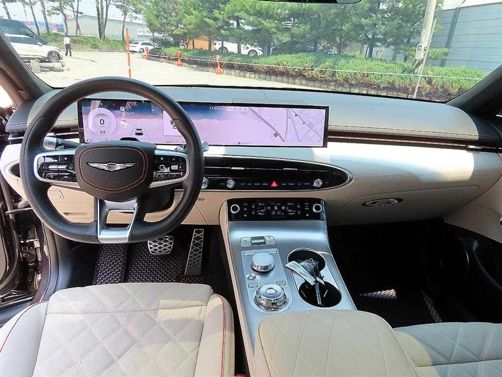 Genesis GV70 - Vista 9