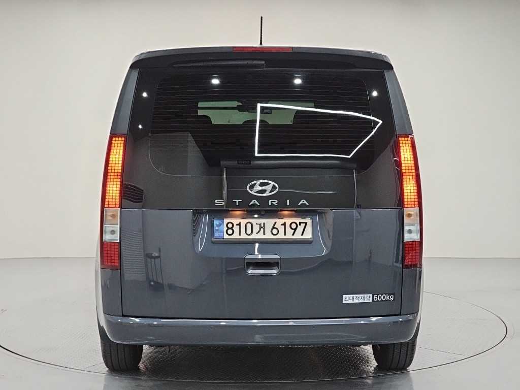 HYUNDAI Staria - Vista 3