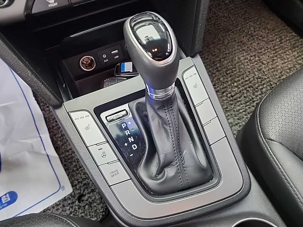 HYUNDAI Avante - Vista 11