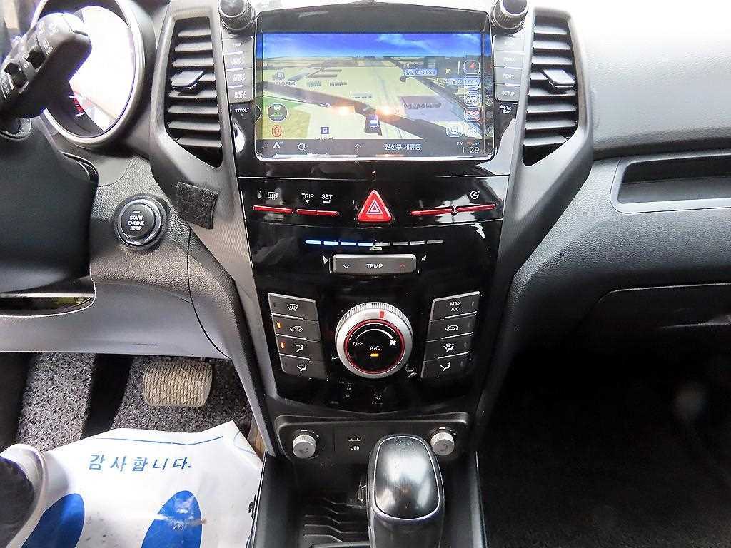 Ssangyong Tivoli 2017 Blanco - Importación desde Corea - HF Imports Iquique - Foto 16