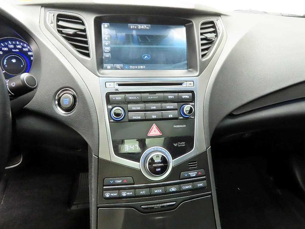 HYUNDAI Grandeur - Vista 12