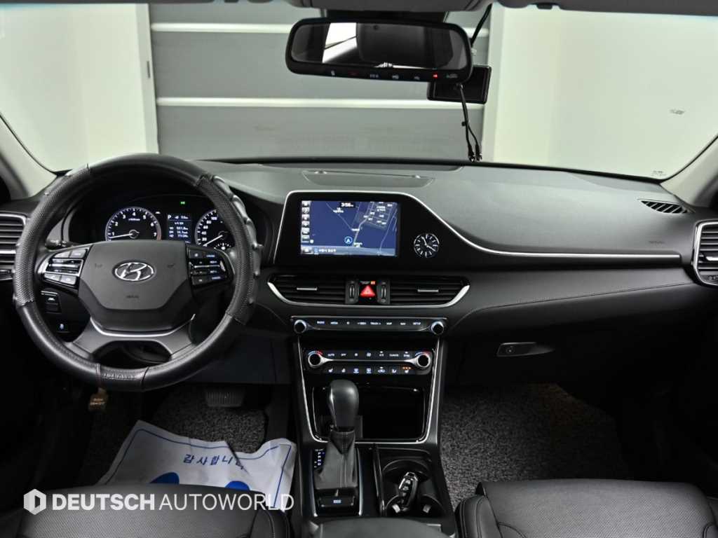 HYUNDAI Grandeur - Vista 9