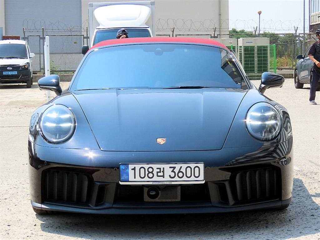 Porsche 911 2025 Negro - Importación desde Corea - HF Imports Iquique - Foto 1