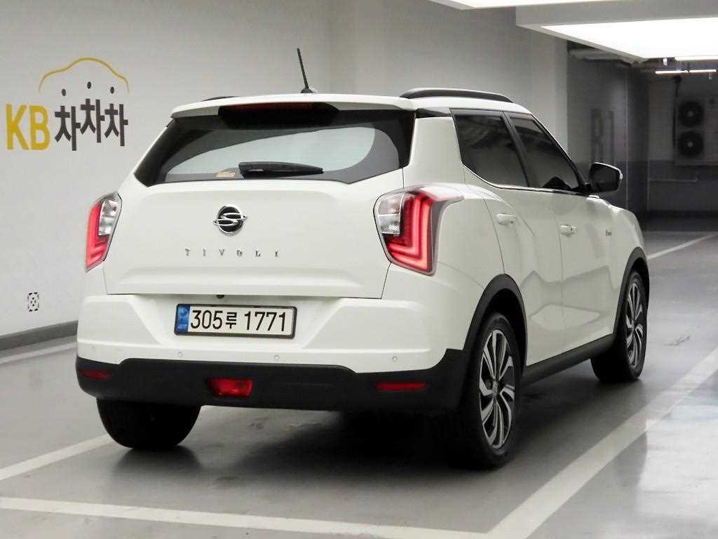 Ssangyong Tivoli - Vista 6