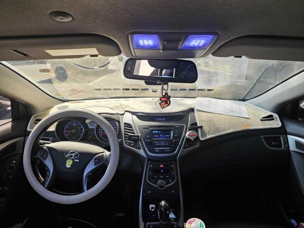 HYUNDAI Avante - Vista 7