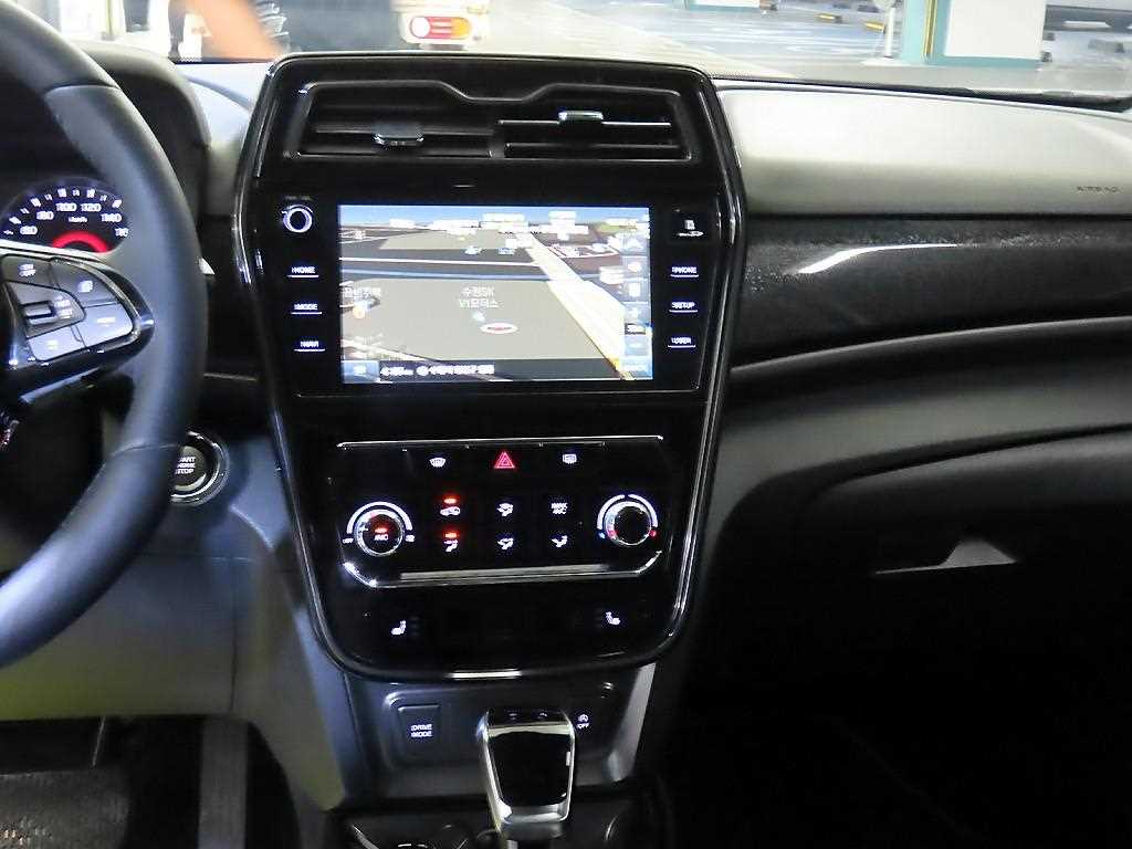 Ssangyong Tivoli 2019 Blanco - Importación desde Corea - HF Imports Iquique - Foto 13