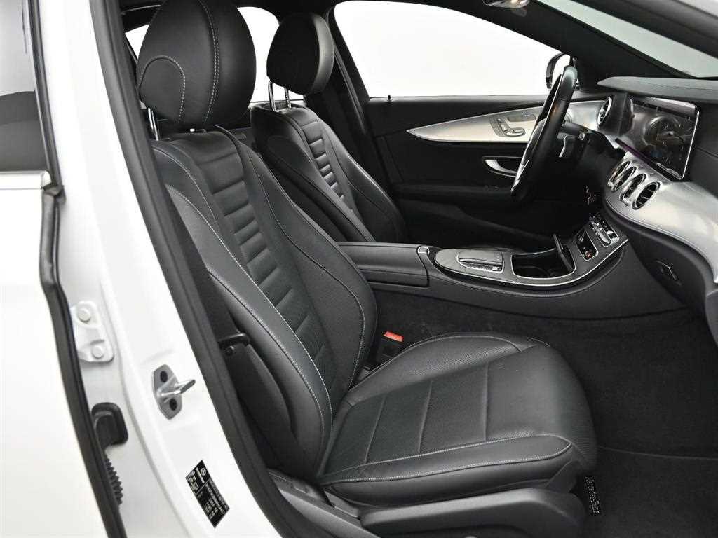 Mercedes Benz E class - Vista 12