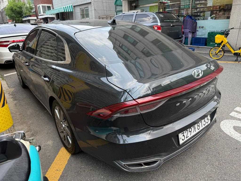 HYUNDAI Grandeur - Vista 6