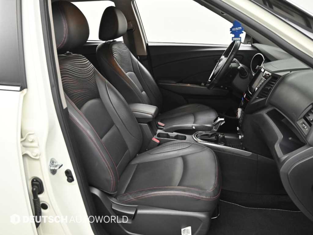 Ssangyong Tivoli - Vista 12