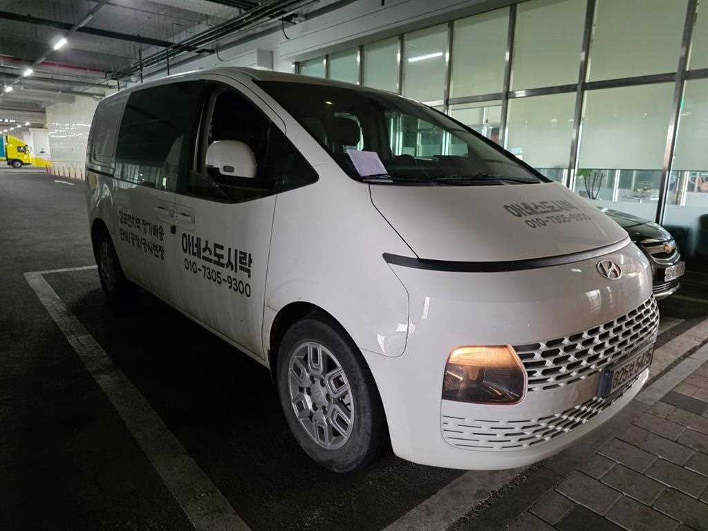 HYUNDAI Staria - Vista 3