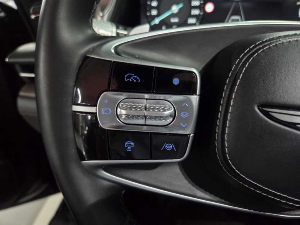 Genesis G90 - Vista 9