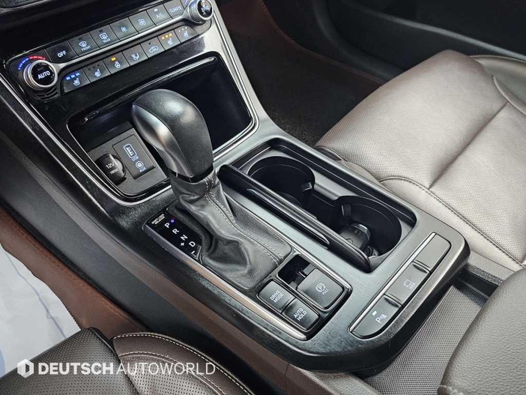 HYUNDAI Grandeur - Vista 11