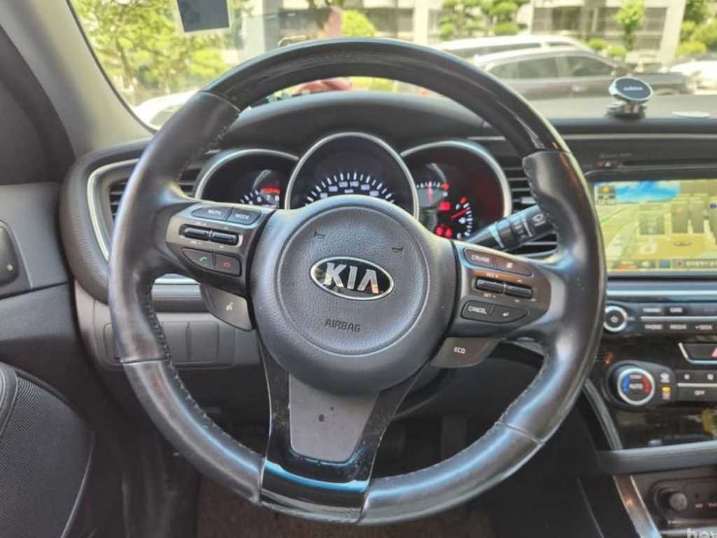 KIA K5 - Vista 10