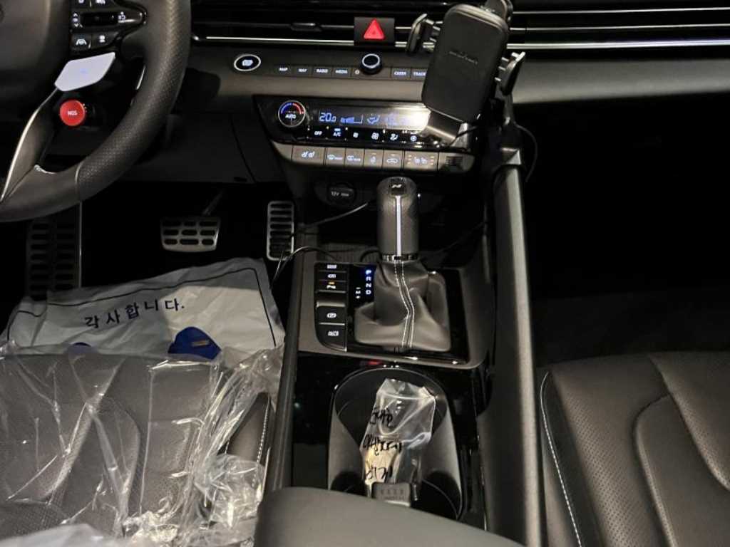 HYUNDAI Avante - Vista 11
