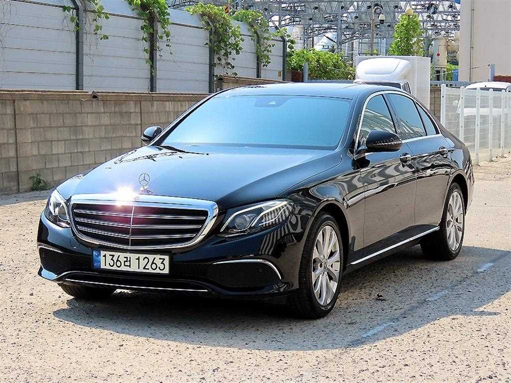 Mercedes Benz E class - Vista 2