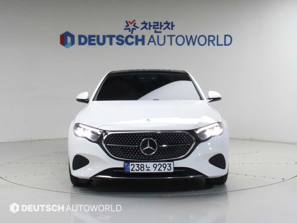 Mercedes Benz E class - Vista 3