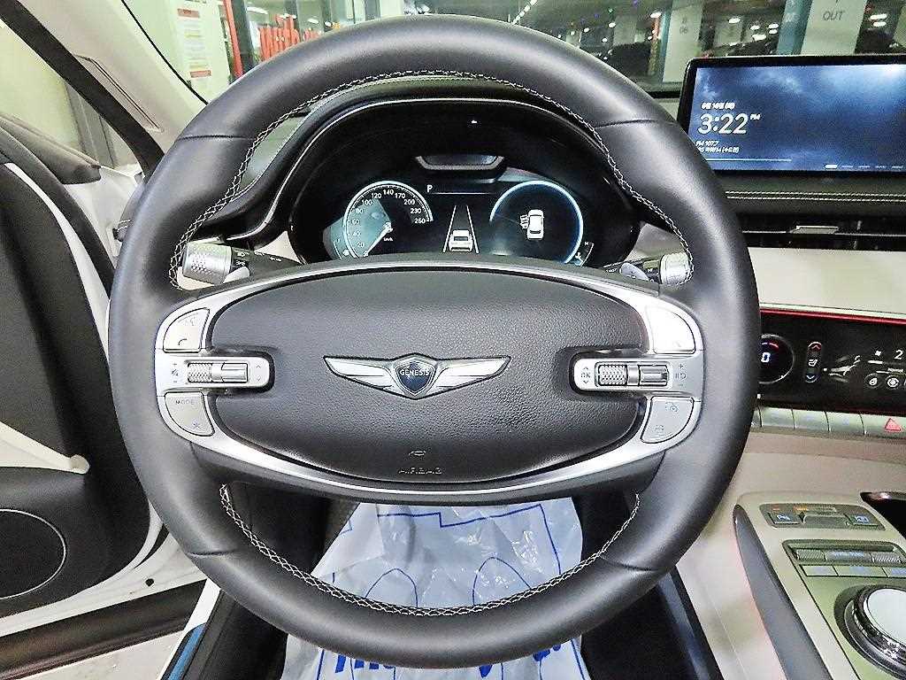 Genesis GV70 - Vista 10