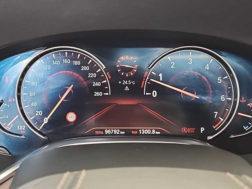 BMW 7 Series - Vista 8