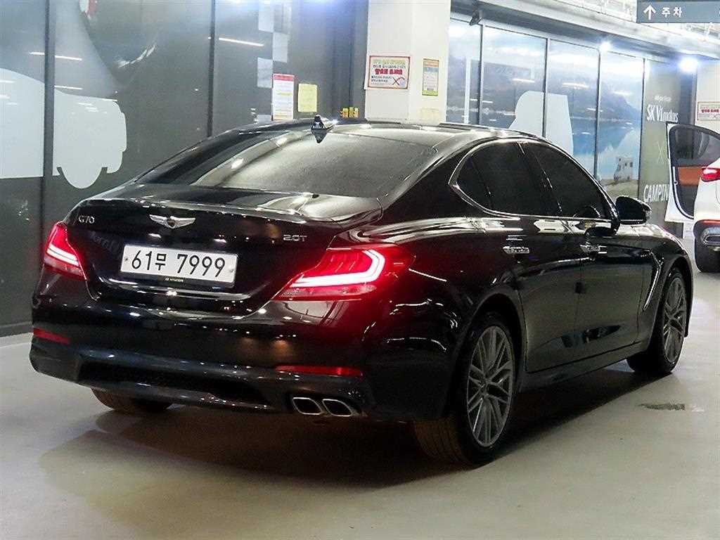 Genesis G70 - Vista 6