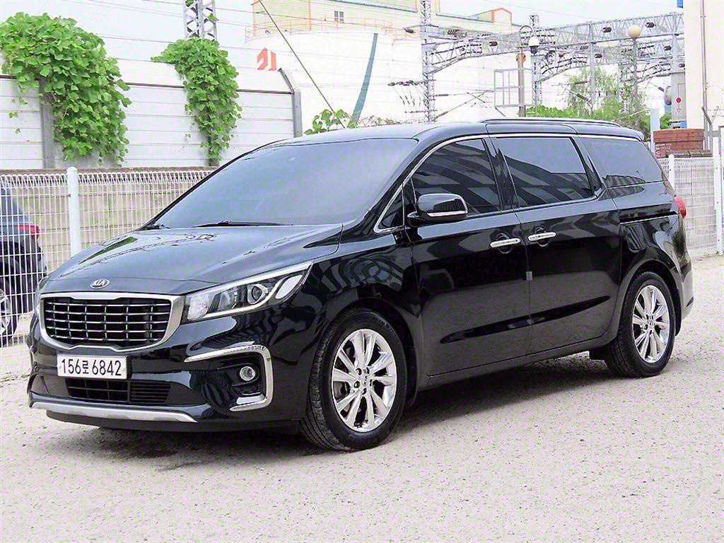 KIA Carnival - Vista 2