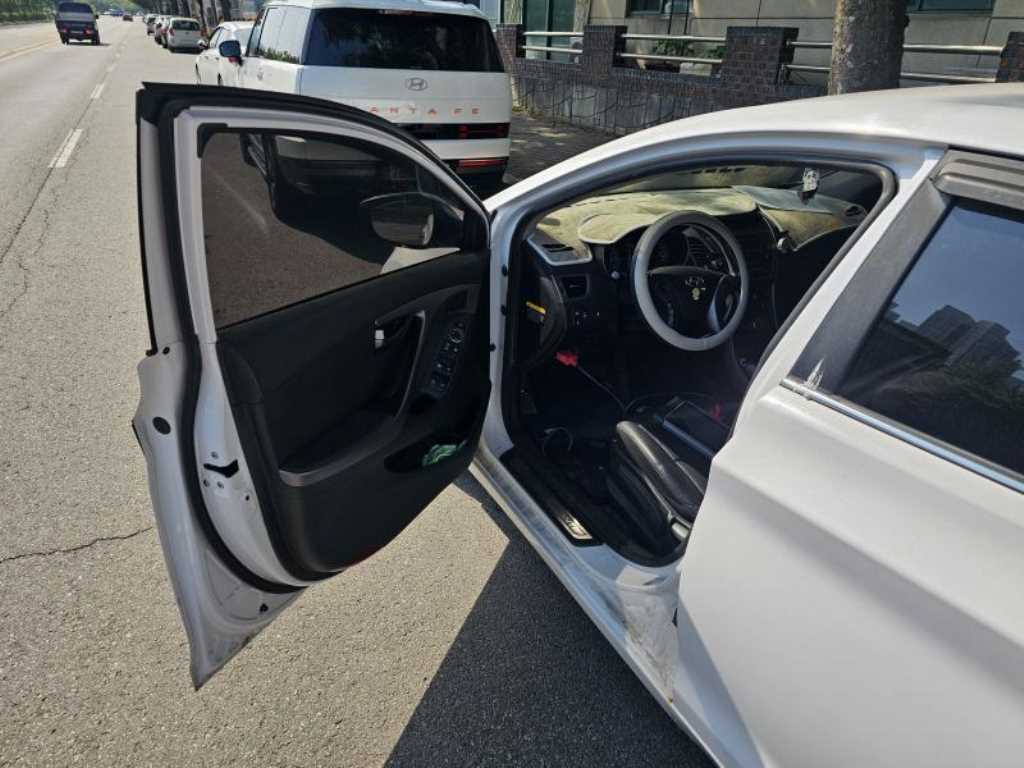 HYUNDAI Avante - Vista 6