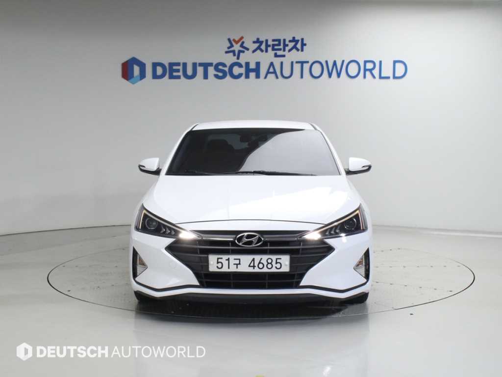HYUNDAI Avante - Vista 3