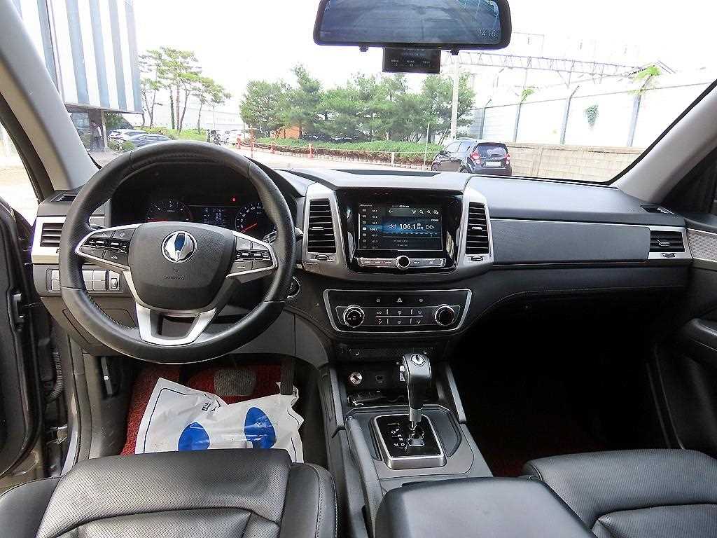 Ssangyong Rexton - Vista 9