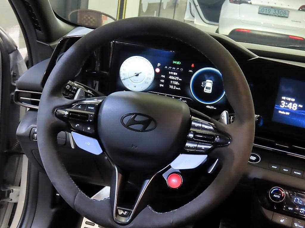HYUNDAI Avante - Vista 10