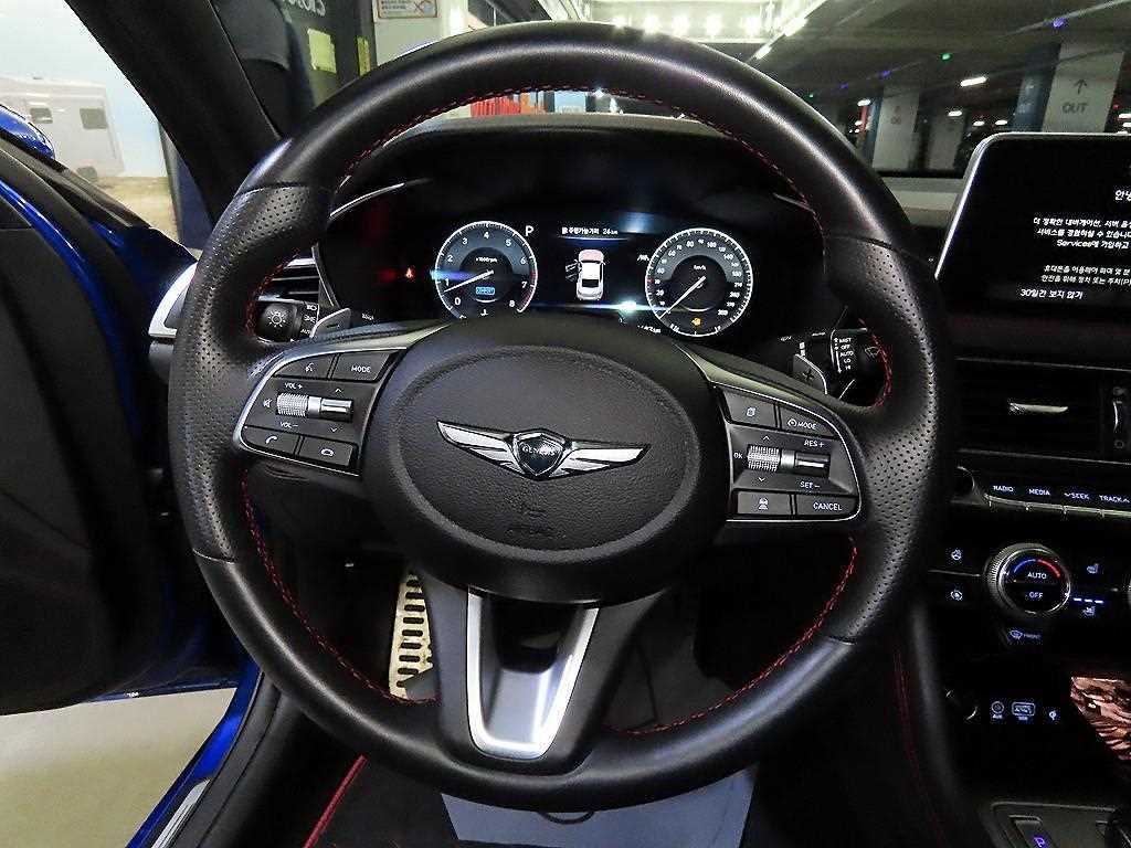 Genesis G70 - Vista 10