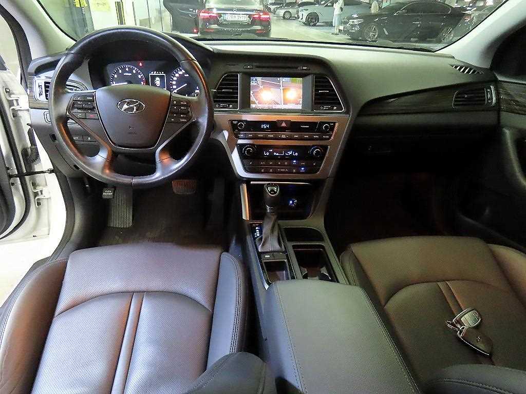 HYUNDAI Sonata - Vista 12