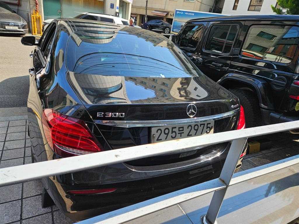 Mercedes Benz E class - Vista 6