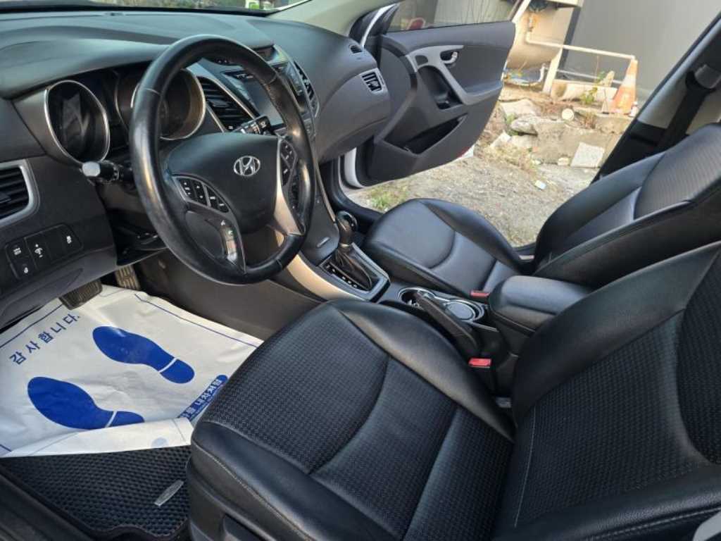 HYUNDAI Avante 2014 Blanco - Importación desde Corea - HF Imports Iquique - Foto 16