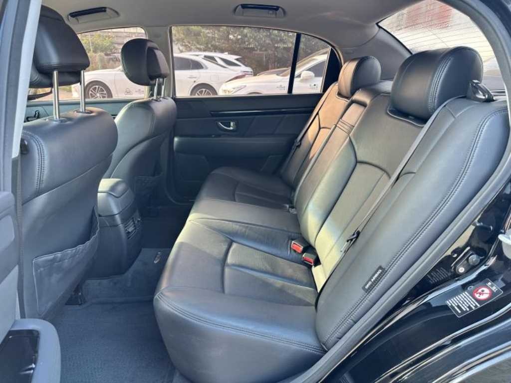 KIA Opirus - Vista 11