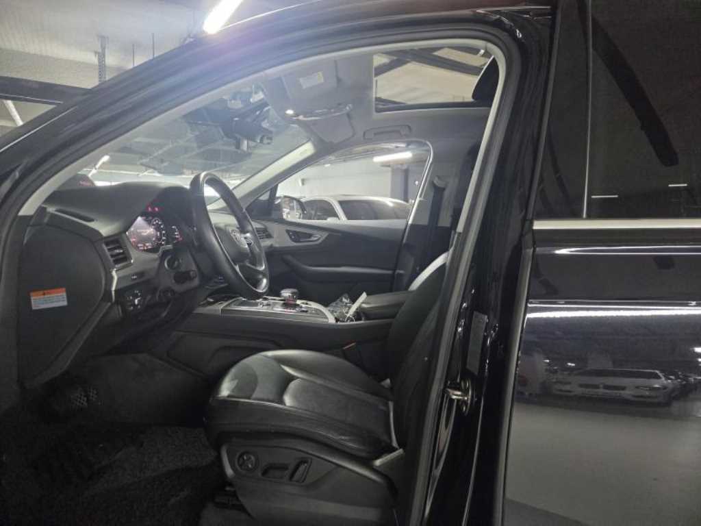 Audi Q7 - Vista 11
