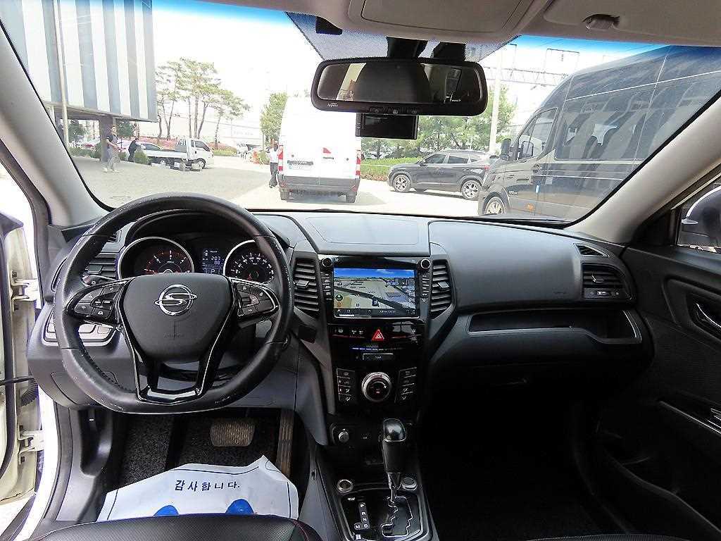Ssangyong Tivoli - Vista 9