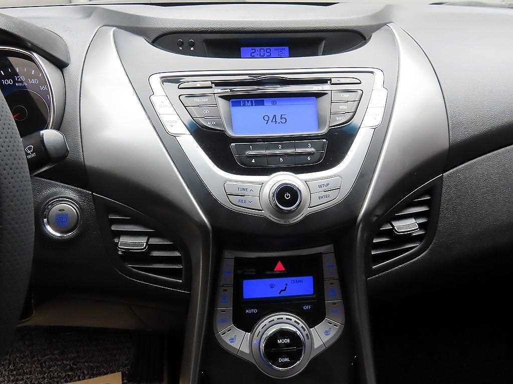 HYUNDAI Avante 2011 - Importación desde Corea - HF Imports Iquique - Foto 18
