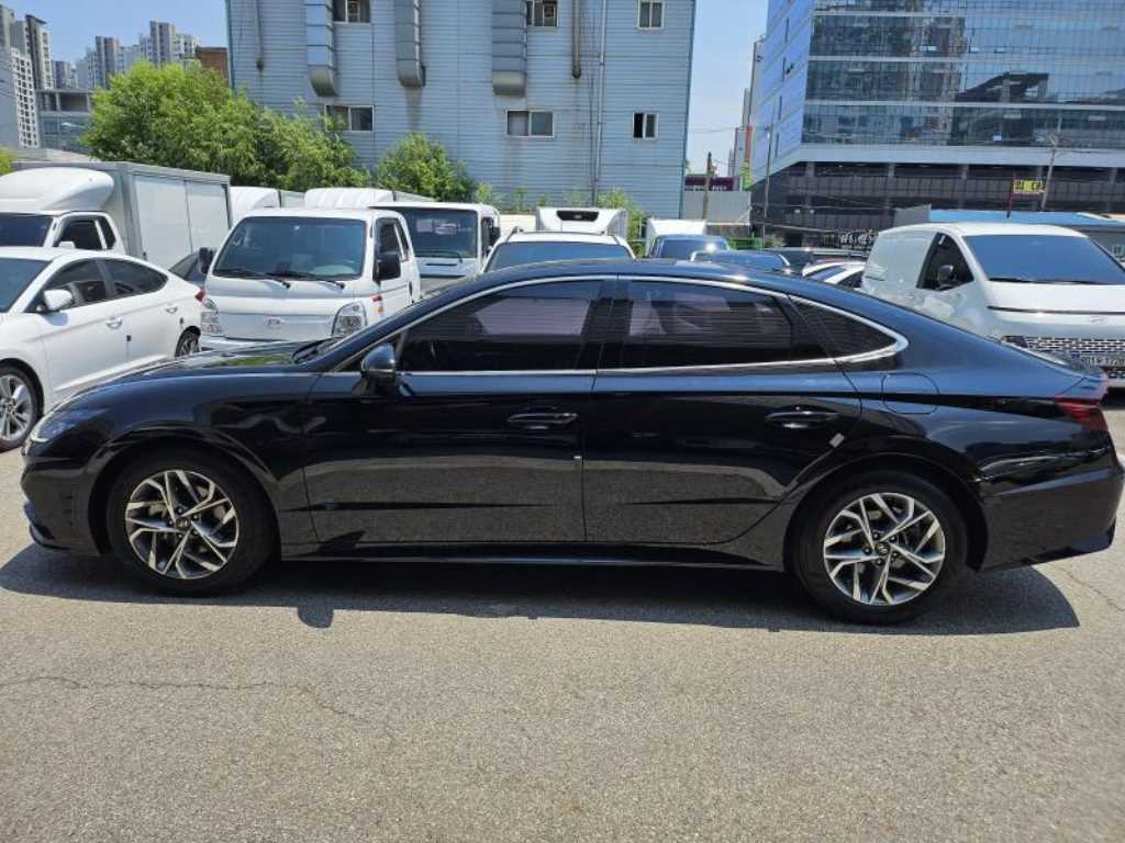 HYUNDAI Sonata - Vista 3