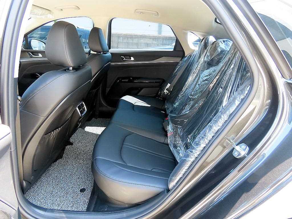 KIA K5 - Vista 8