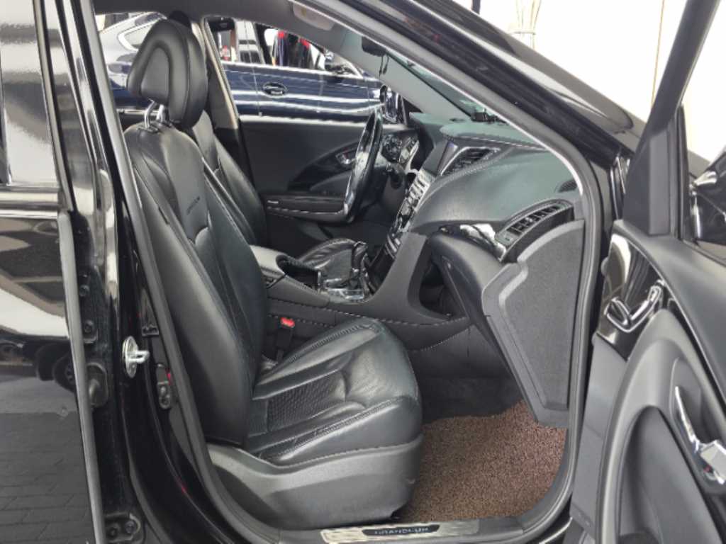 HYUNDAI Grandeur 2015 Negro - Importación desde Corea - HF Imports Iquique - Foto 13