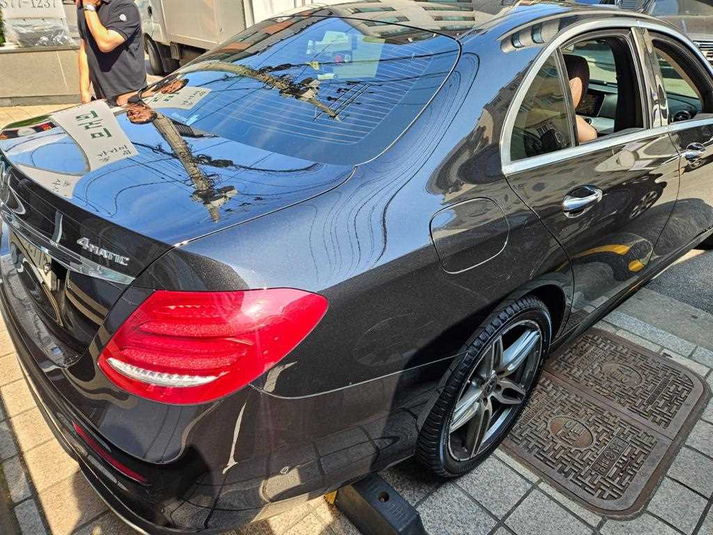 Mercedes Benz E class - Vista 8