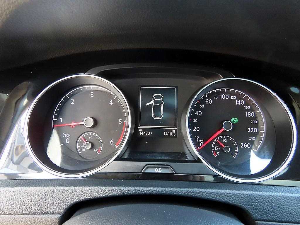 Volkswagen Golf - Vista 11