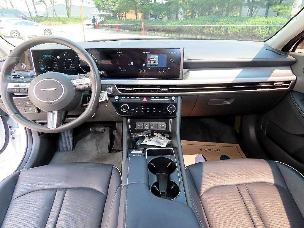 HYUNDAI Sonata - Vista 9