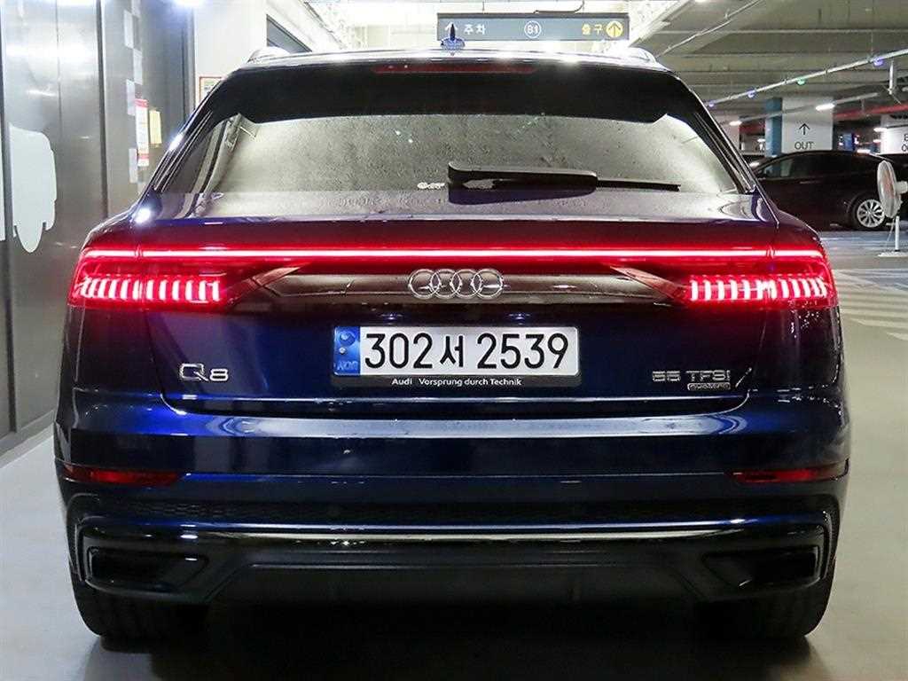 Audi Q8 - Vista 7