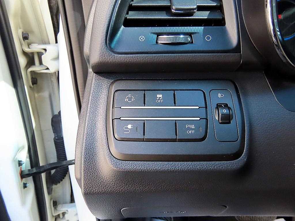 Ssangyong Tivoli 2016 Blanco - Importación desde Corea - HF Imports Iquique - Foto 14