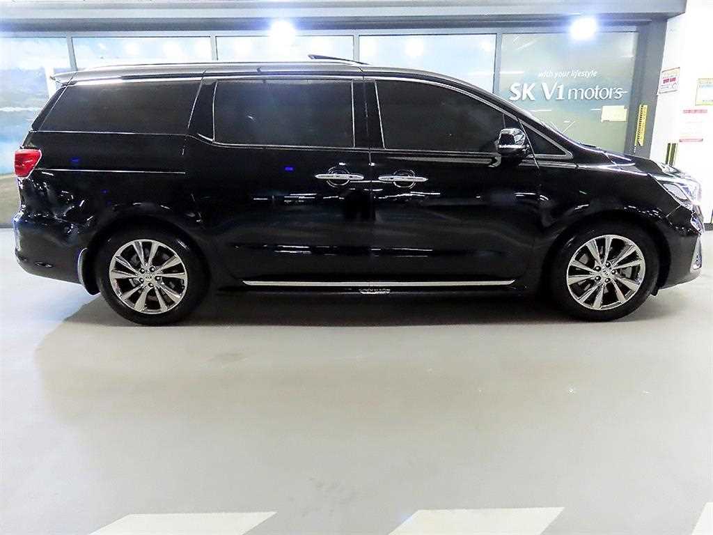 KIA Carnival - Vista 3