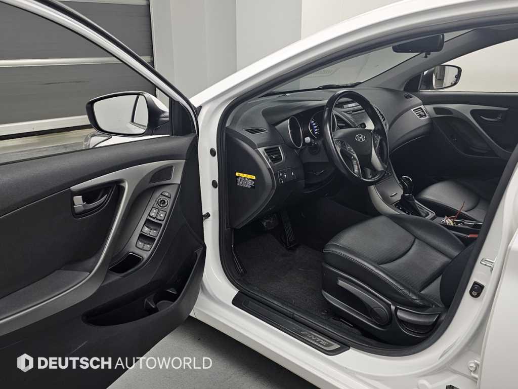 HYUNDAI Avante 2013 Blanco - Importación desde Corea - HF Imports Iquique - Foto 13